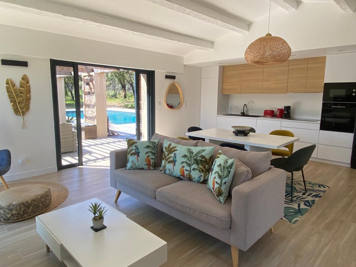 Magnifique Villa Avec Piscine Au Coeur Des Vignes Коголин Экстерьер фото